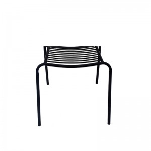 Black Stackable Kursi Elegan Metal Patio Kursi Outdoor Dining Kursi karo wesi Slats