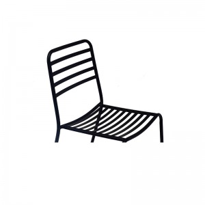 Black Stackable Kursi Elegan Metal Patio Kursi Outdoor Dining Kursi karo wesi Slats